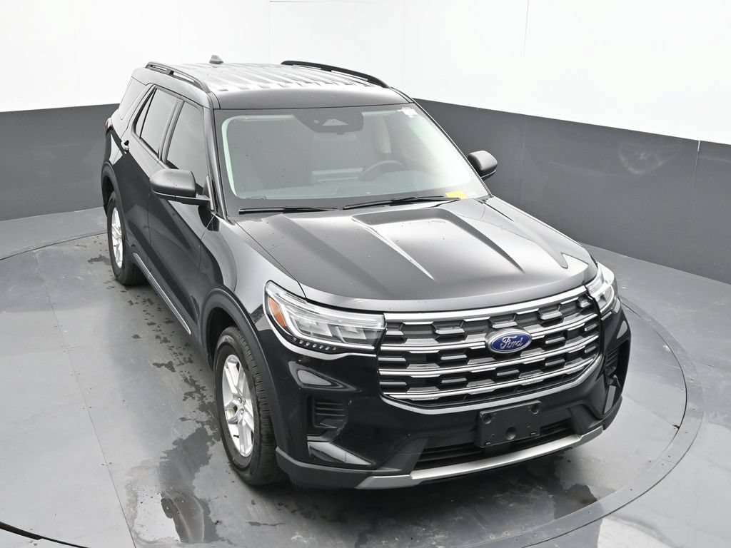 Used 2025 Ford Explorer Active AWD/4WD image 15