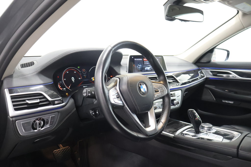 Used 2018 BMW 740i RWD image 15