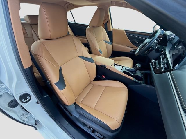 Used 2025 Lexus ES 350 w/ Premium Package image 19