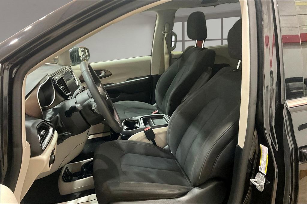 Used 2018 Chrysler Pacifica Touring Plus image 25