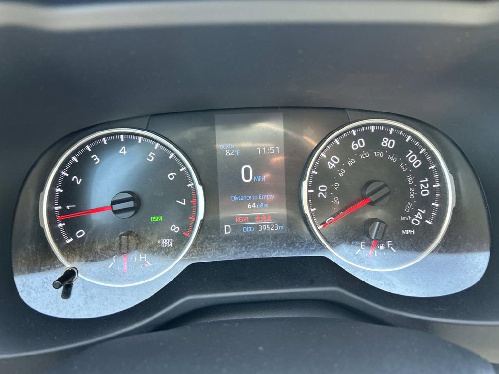 Used 2022 Toyota RAV4 XLE w/ Convenience Package FWD image 38