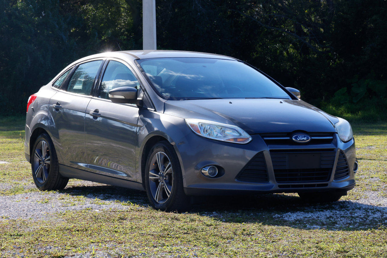 Used 2014 Ford Focus SE w/ SE Sport Package image 15
