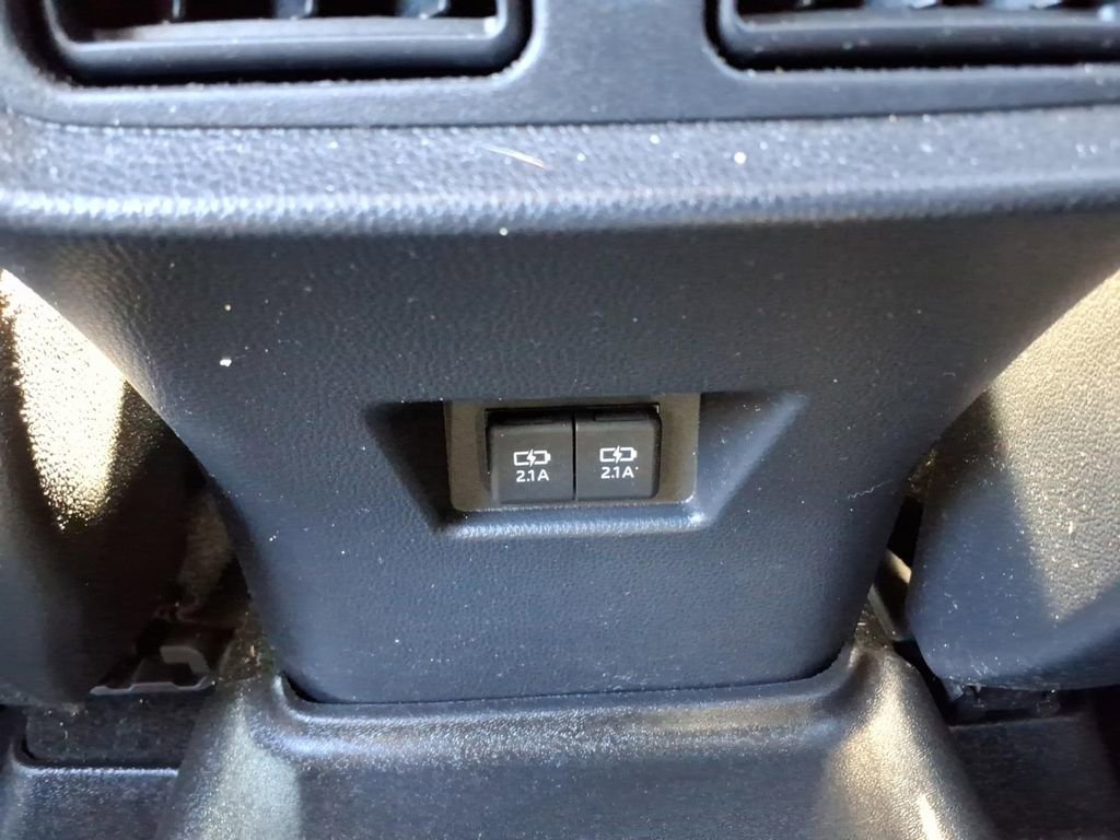 Used 2021 Toyota Venza XLE w/ Carpet Mat Package (TMS) AWD/4WD image 14