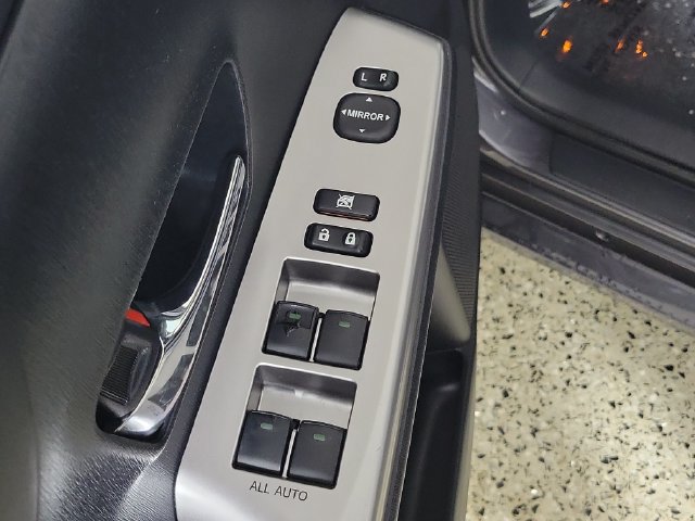 Used 2015 Toyota Prius V Four FWD image 22