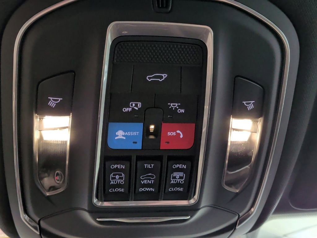 New 2025 Jeep Grand Cherokee Limited image 27