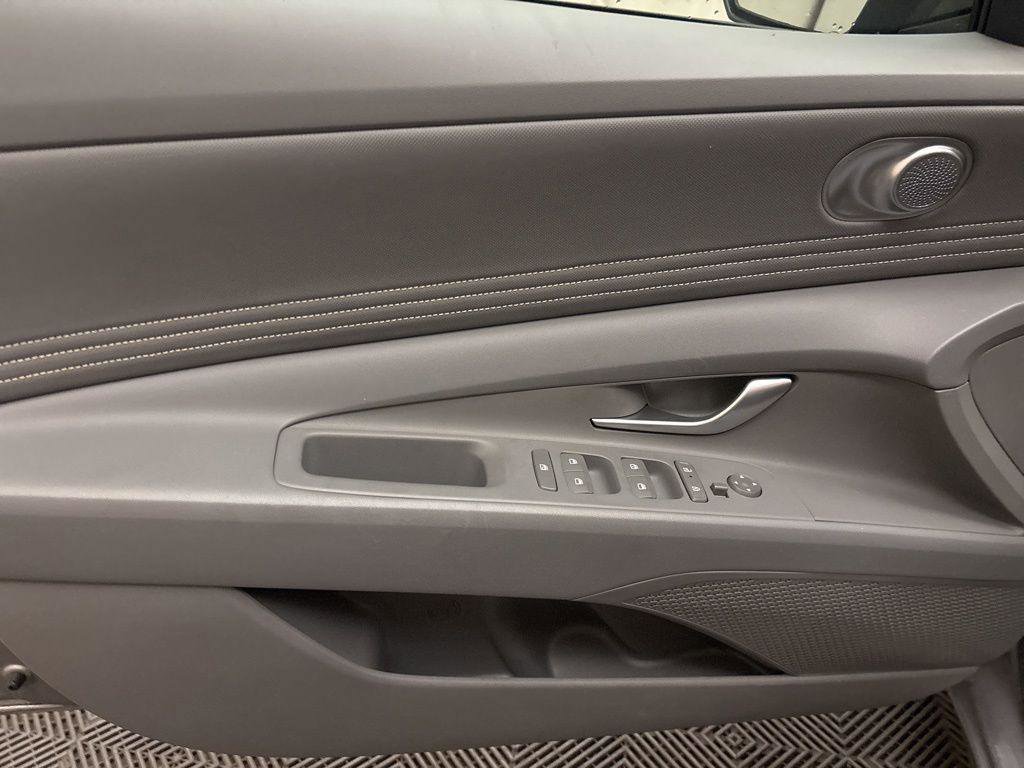 New 2025 Hyundai Elantra Sport image 10