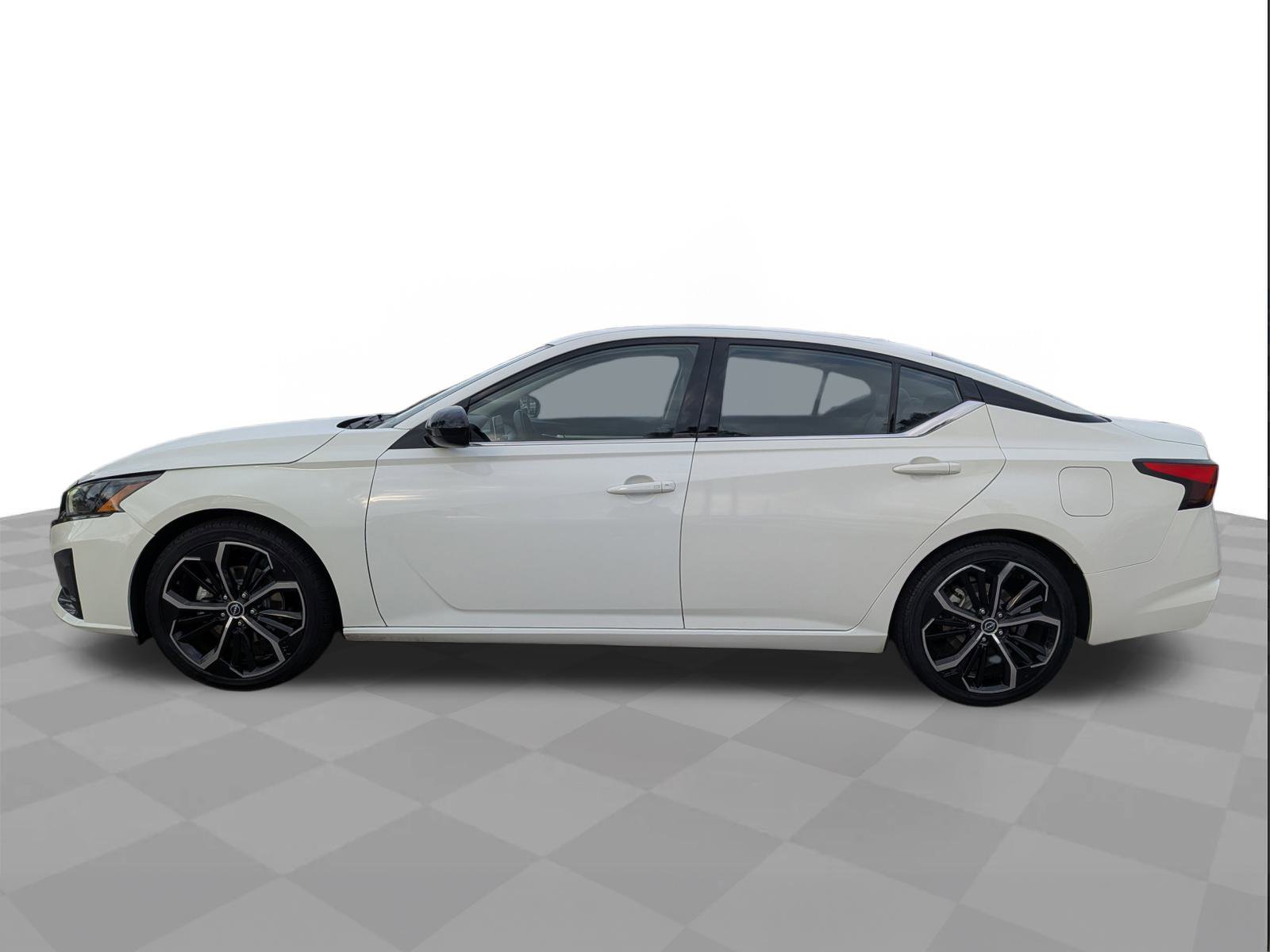 Used 2023 Nissan Altima 2.5 SR image 7