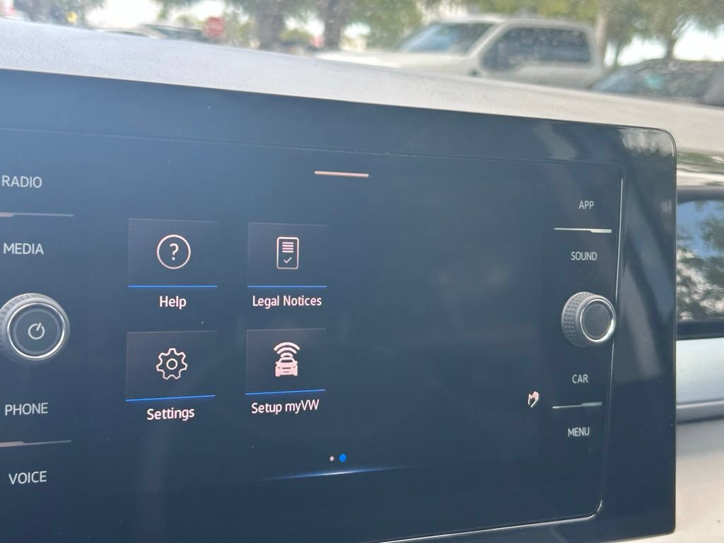 New 2026 Volkswagen Taos SE FWD image 17