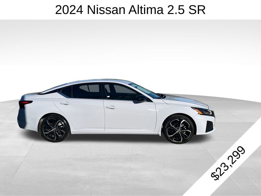 Used 2024 Nissan Altima 2.5 SR image 2