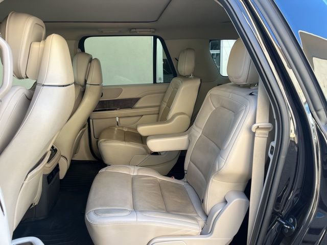 Used 2019 Lincoln Navigator L Reserve image 12