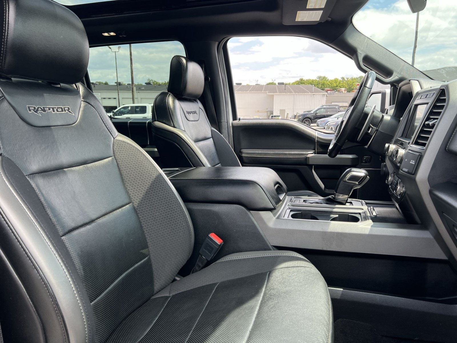 Used 2020 Ford F150 Raptor w/ Equipment Group 802A Luxury AWD/4WD image 27