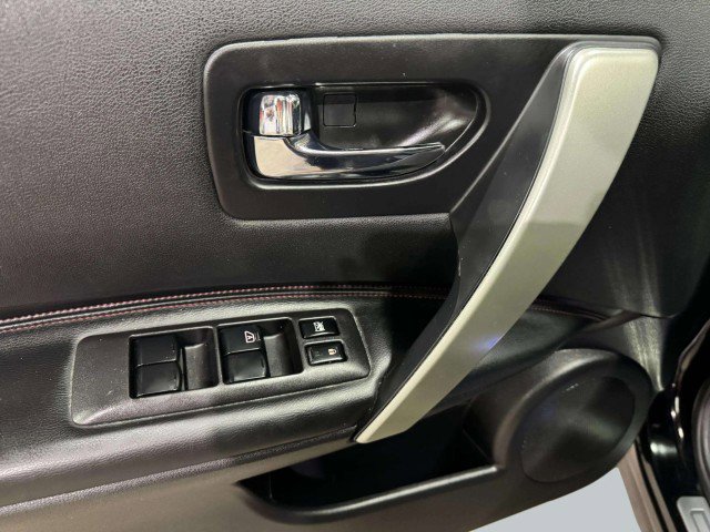 Used 2012 Nissan Rogue SL image 32