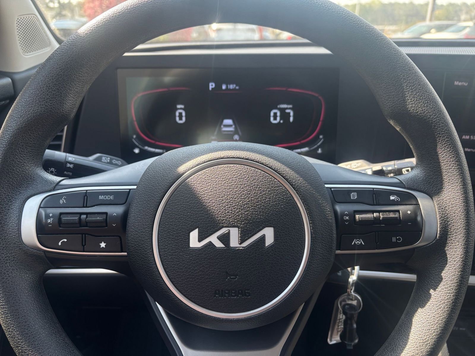 Used 2025 Kia Sportage LX image 27