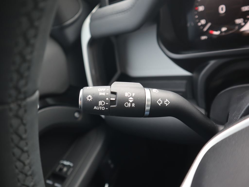 Used 2025 Land Rover Defender 90 S image 22