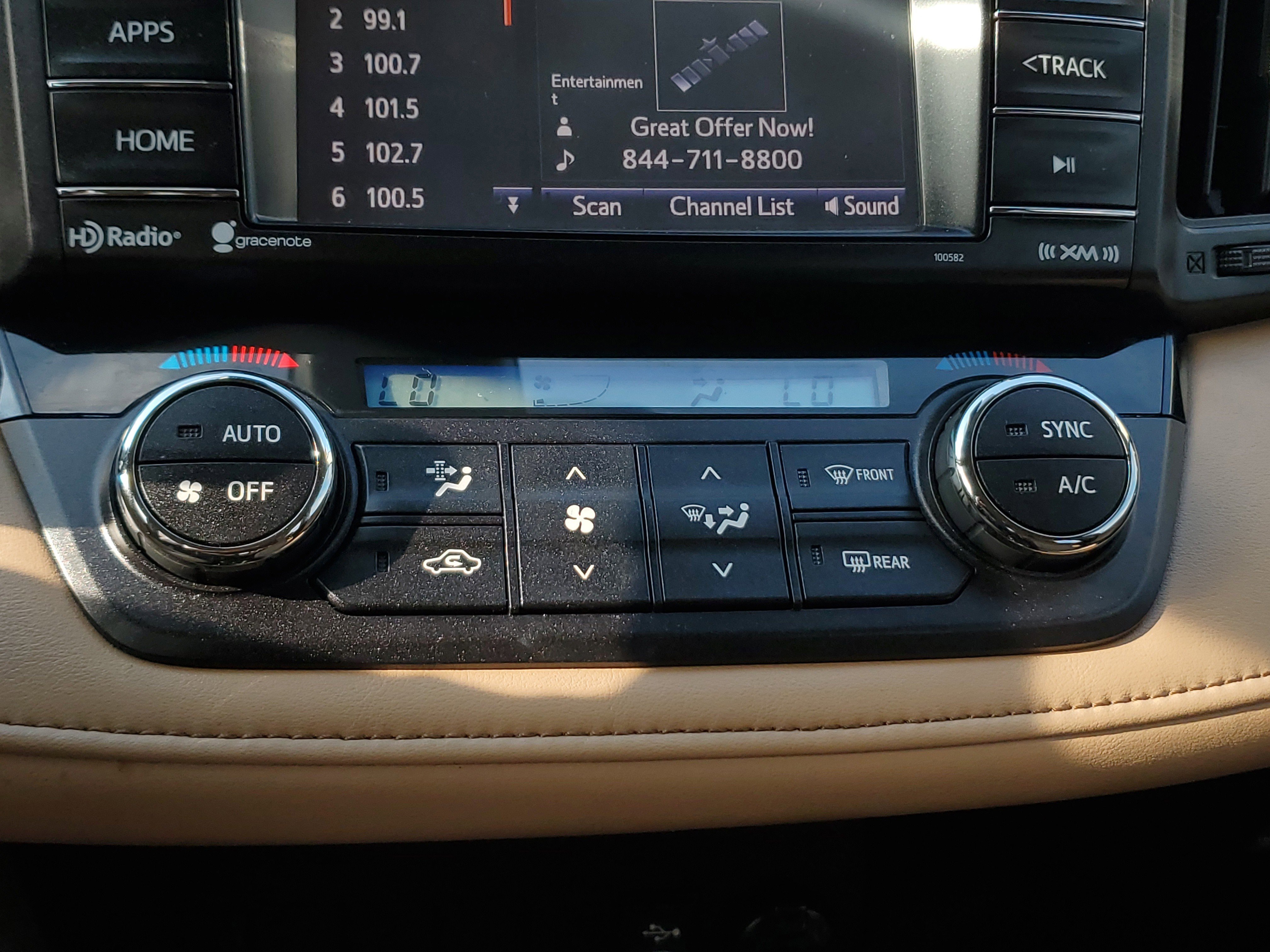 Used 2018 Toyota RAV4 XLE FWD image 26