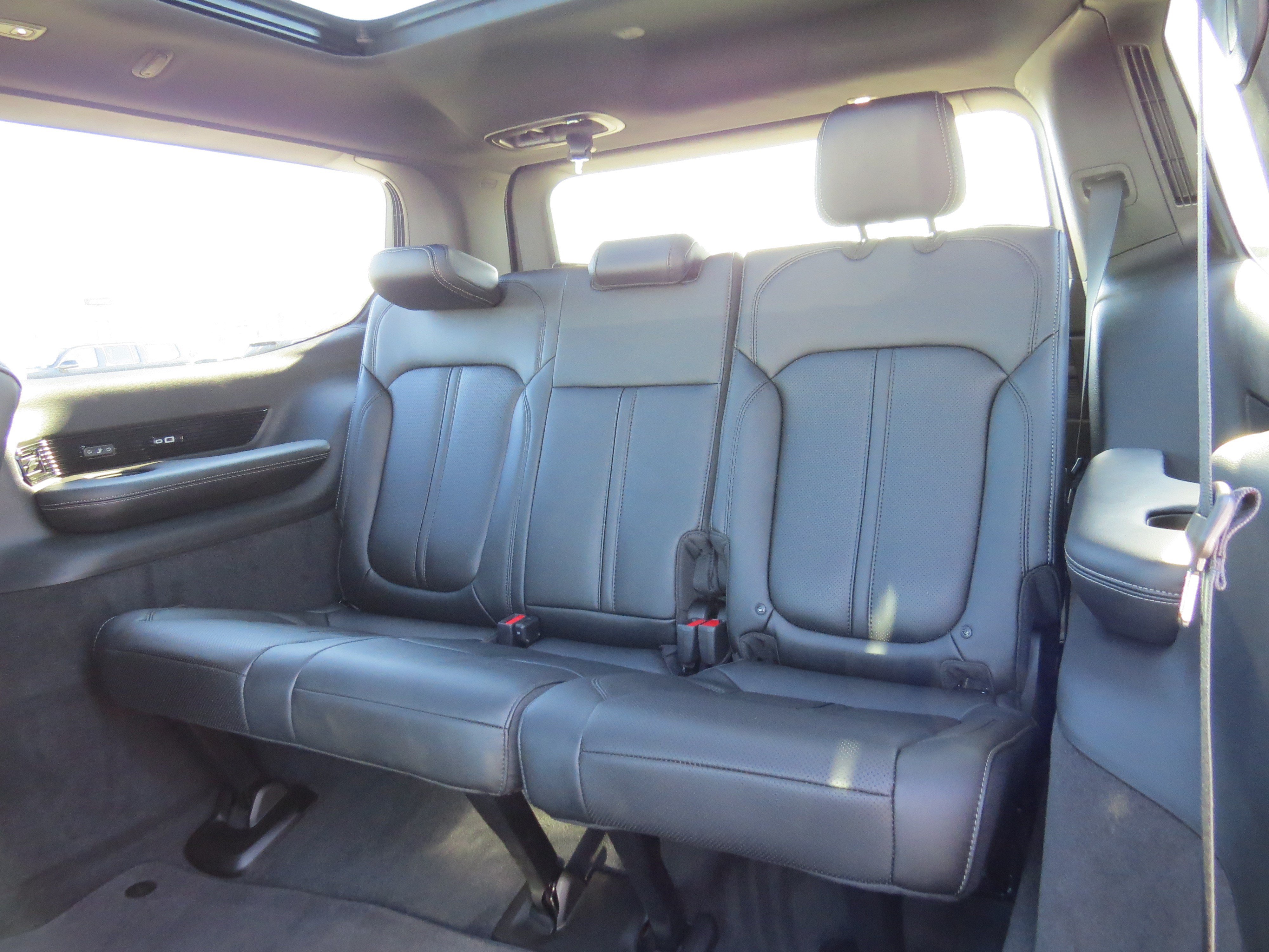 New 2026 Jeep Grand Wagoneer Summit w/ Rear Seat Video Group I AWD/4WD image 15
