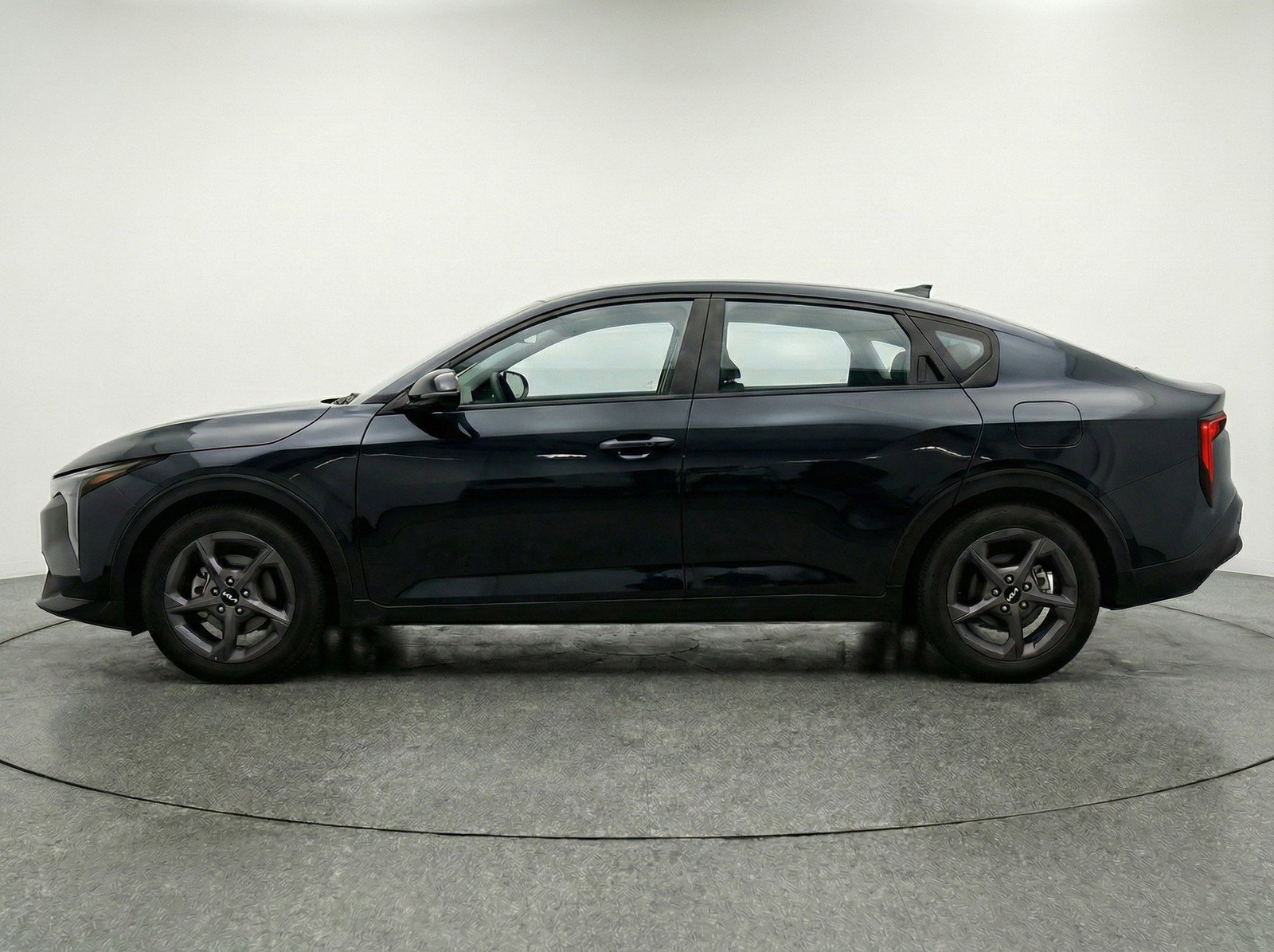 Used 2025 Kia K4 LXS image 5