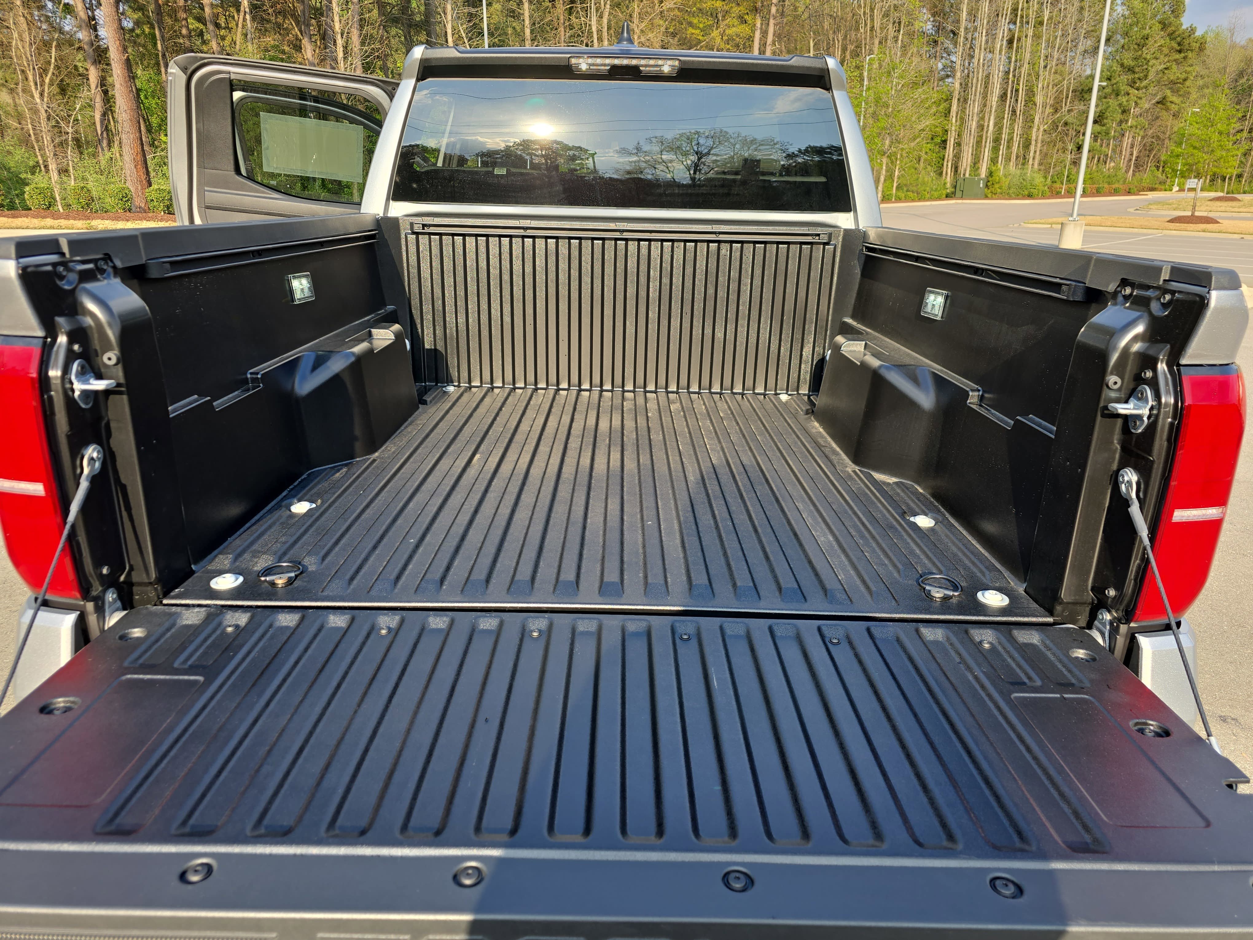 Used 2025 Toyota Tacoma SR5 image 13