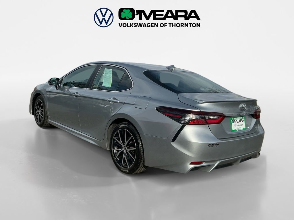 Used 2023 Toyota Camry SE image 3