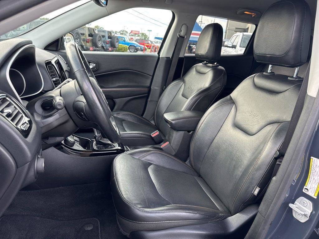 Used 2018 Jeep Compass Limited w/ Navigation Group AWD/4WD image 28