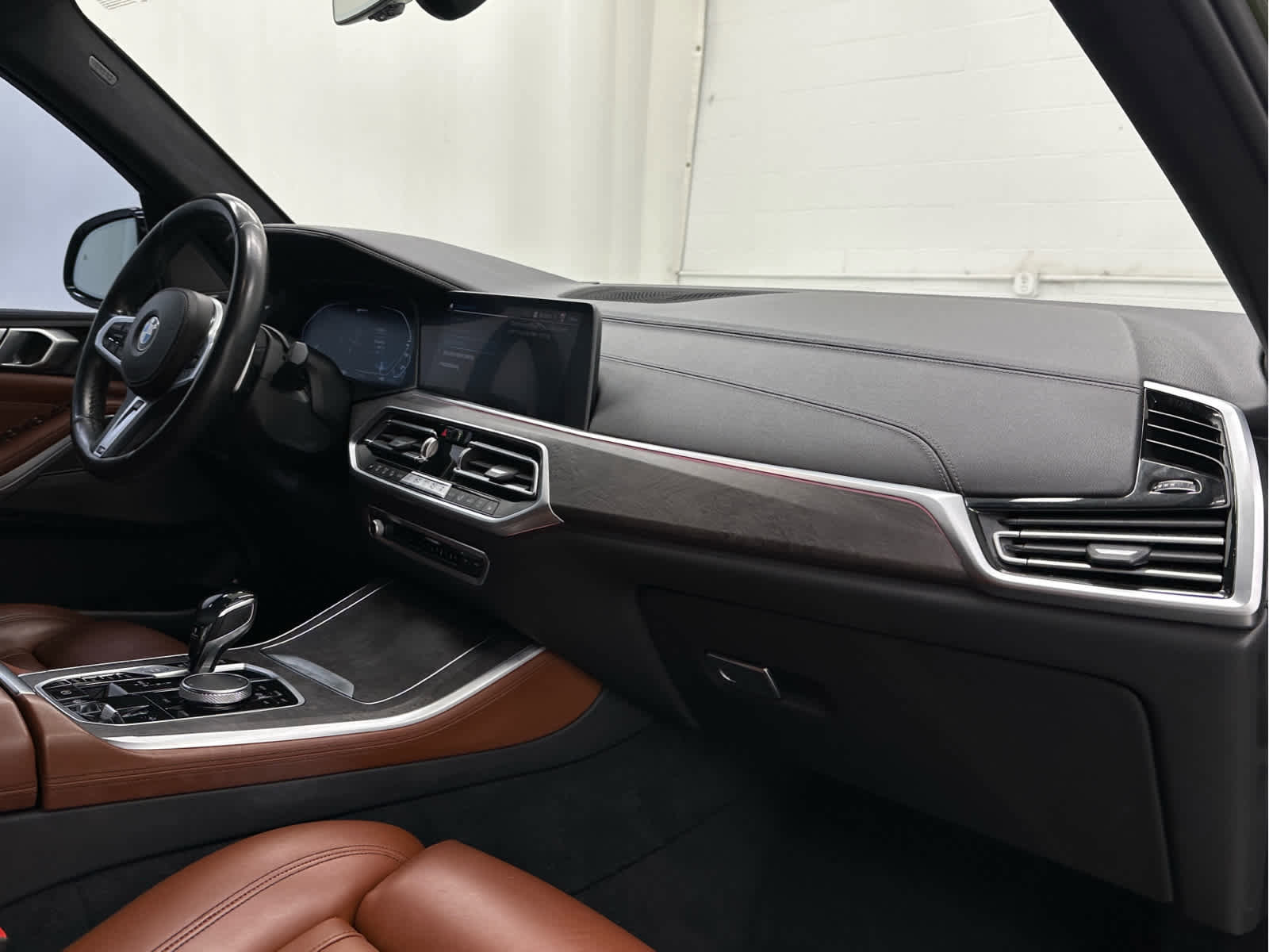 Used 2021 BMW X5 xDrive45e w/ M Sport Package image 17