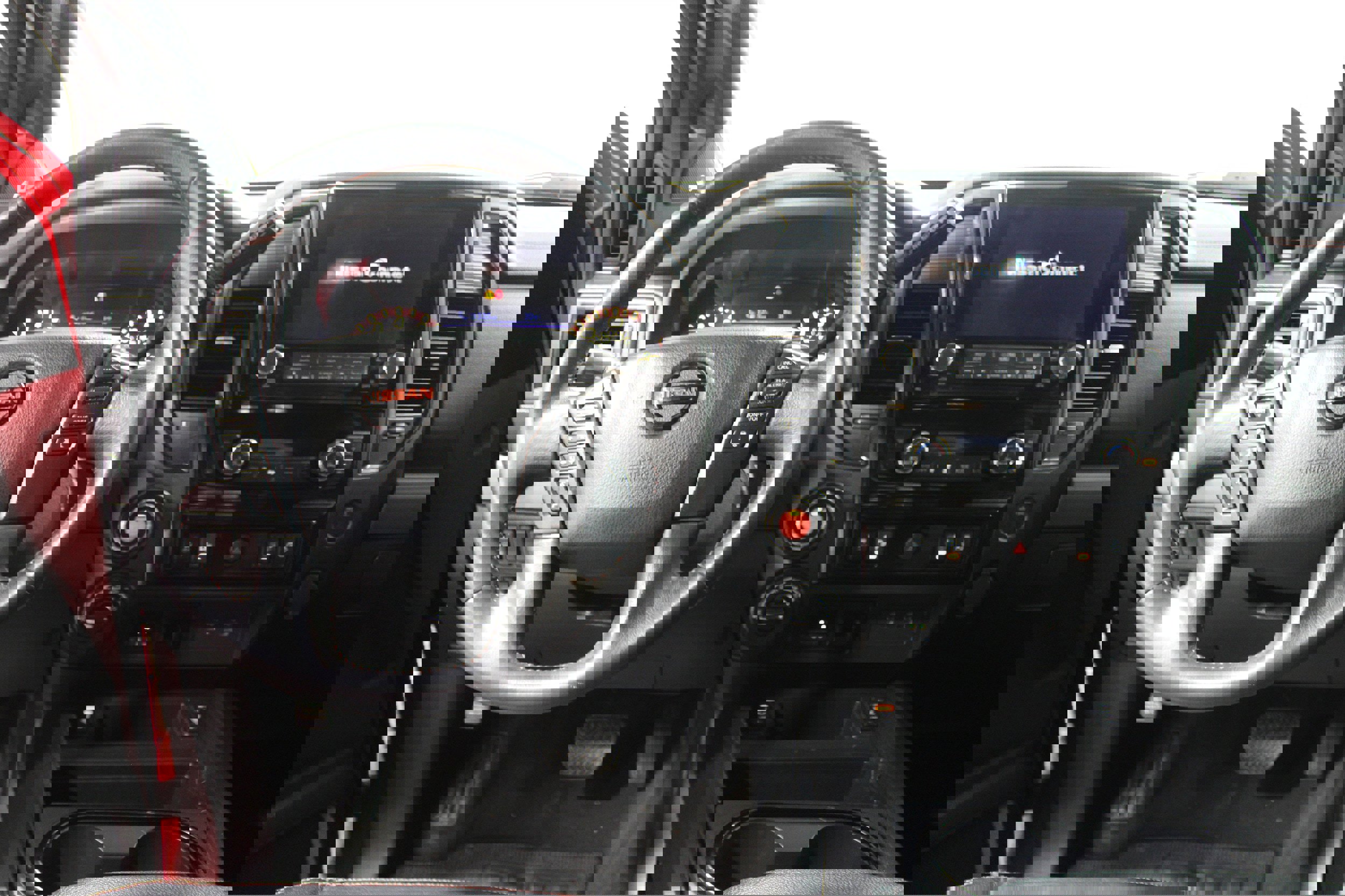 Used 2020 Nissan Titan PRO-4X w/ Pro-4x Convenience Package image 2