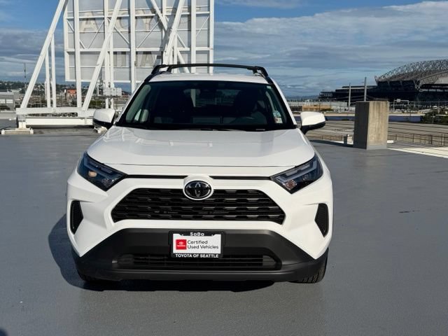 Used 2025 Toyota RAV4 XLE AWD/4WD image 12