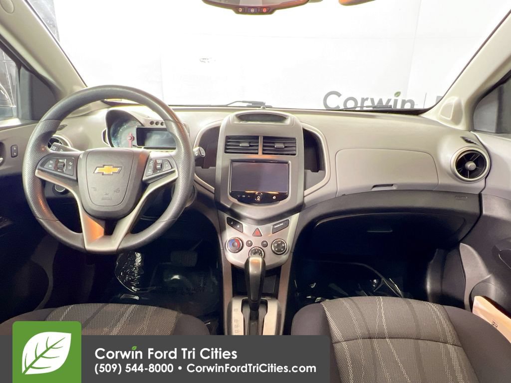 Used 2015 Chevrolet Sonic LT w/ Fun and Sun Package FWD image 7