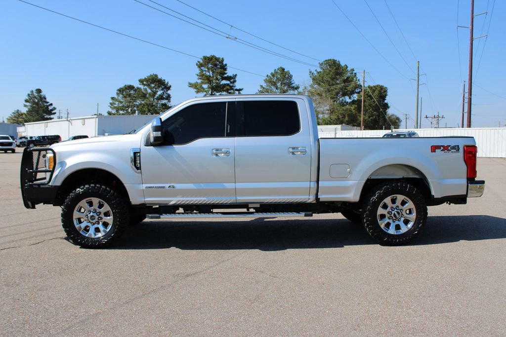 Used 2017 Ford F250 Lariat w/ Chrome Package image 3