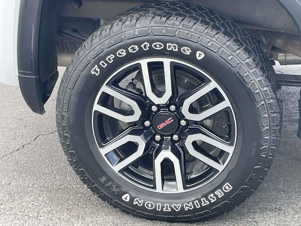 Used 2024 GMC Sierra 1500 AT4 w/ AT4 Premium Package image 12