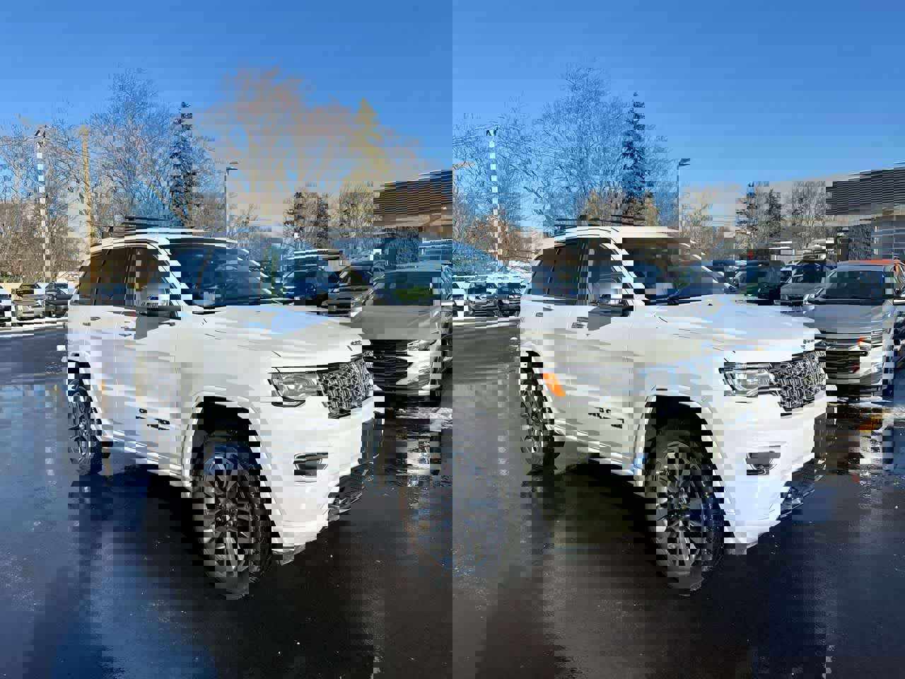 Used 2017 Jeep Grand Cherokee Overland image 16