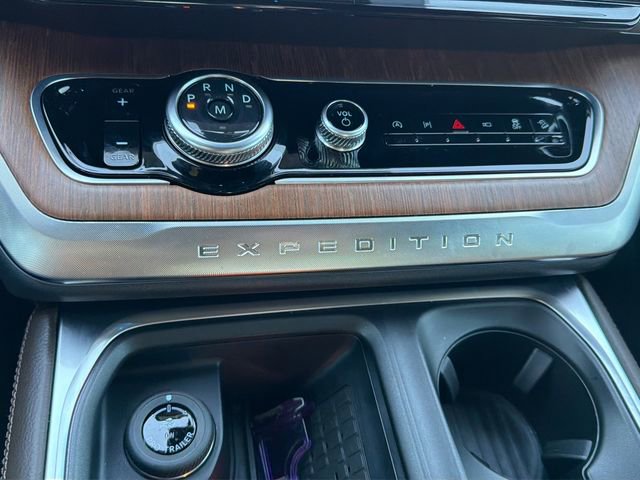 Used 2025 Ford Expedition Max King Ranch image 25