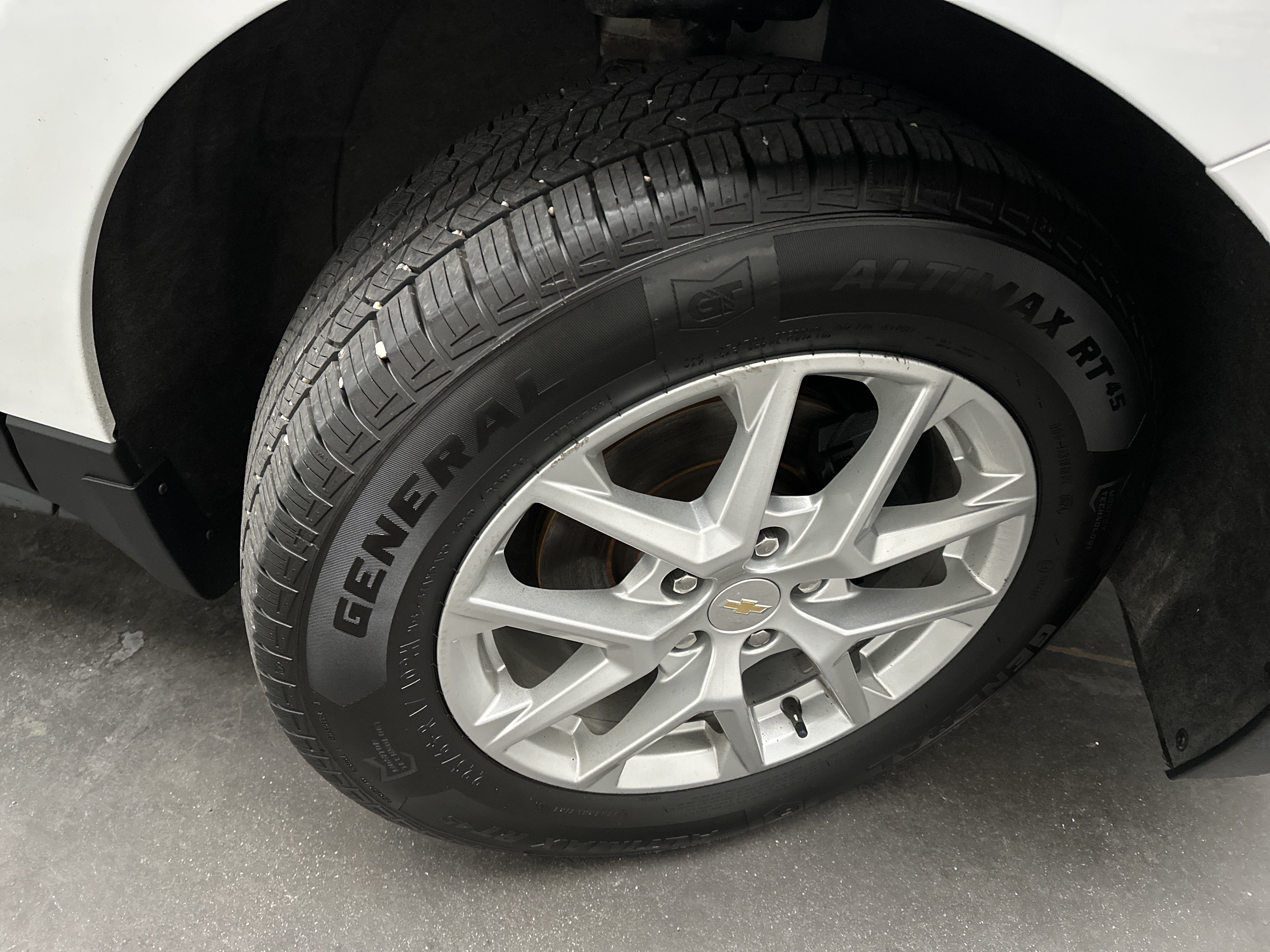 Used 2023 Chevrolet Equinox LT w/ LPO, Floor Liner Package AWD/4WD image 12
