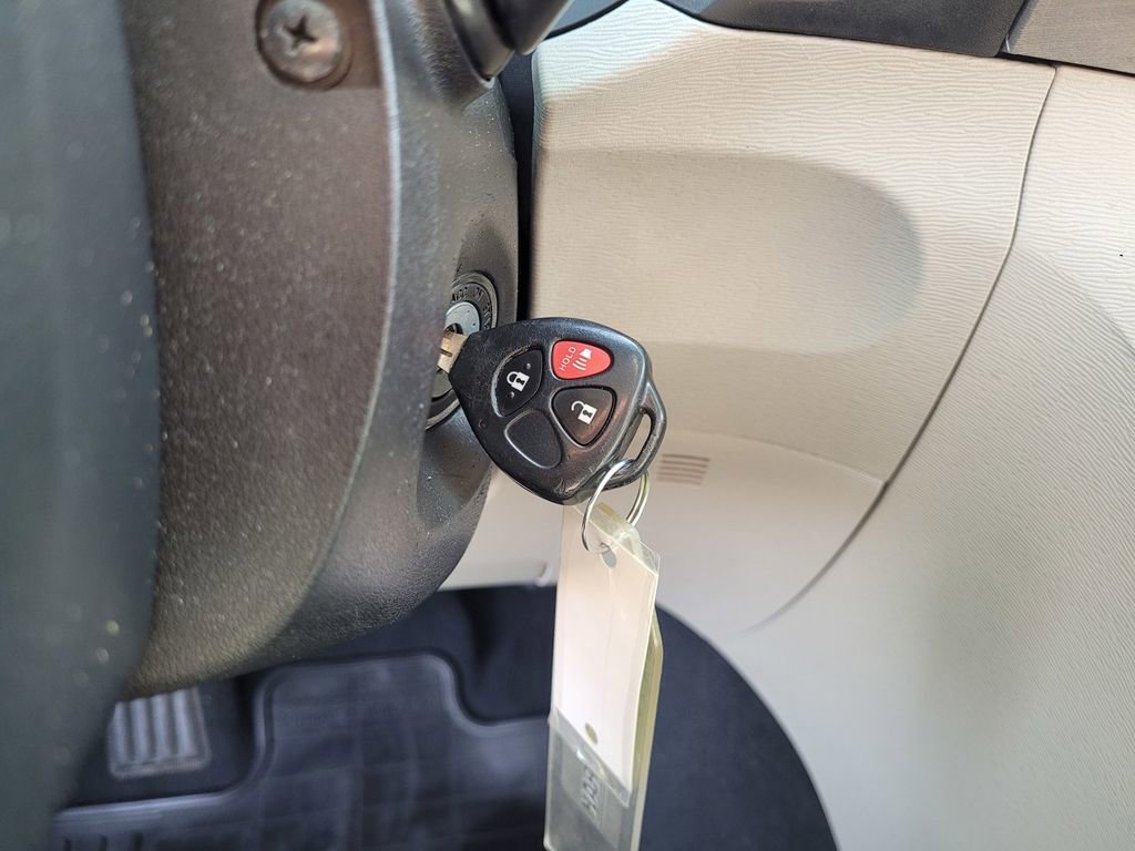 Used 2013 Toyota Venza LE image 16