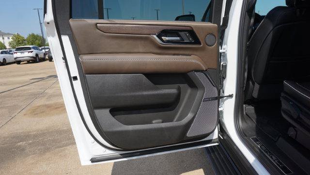 New 2027 GMC Yukon XL Denali Ultimate w/ LPO, Floor Liner Package AWD/4WD image 22
