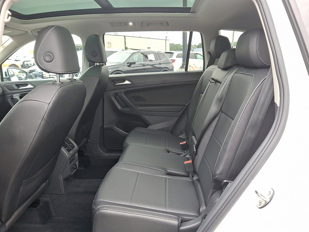 Used 2021 Volkswagen Tiguan SEL image 19