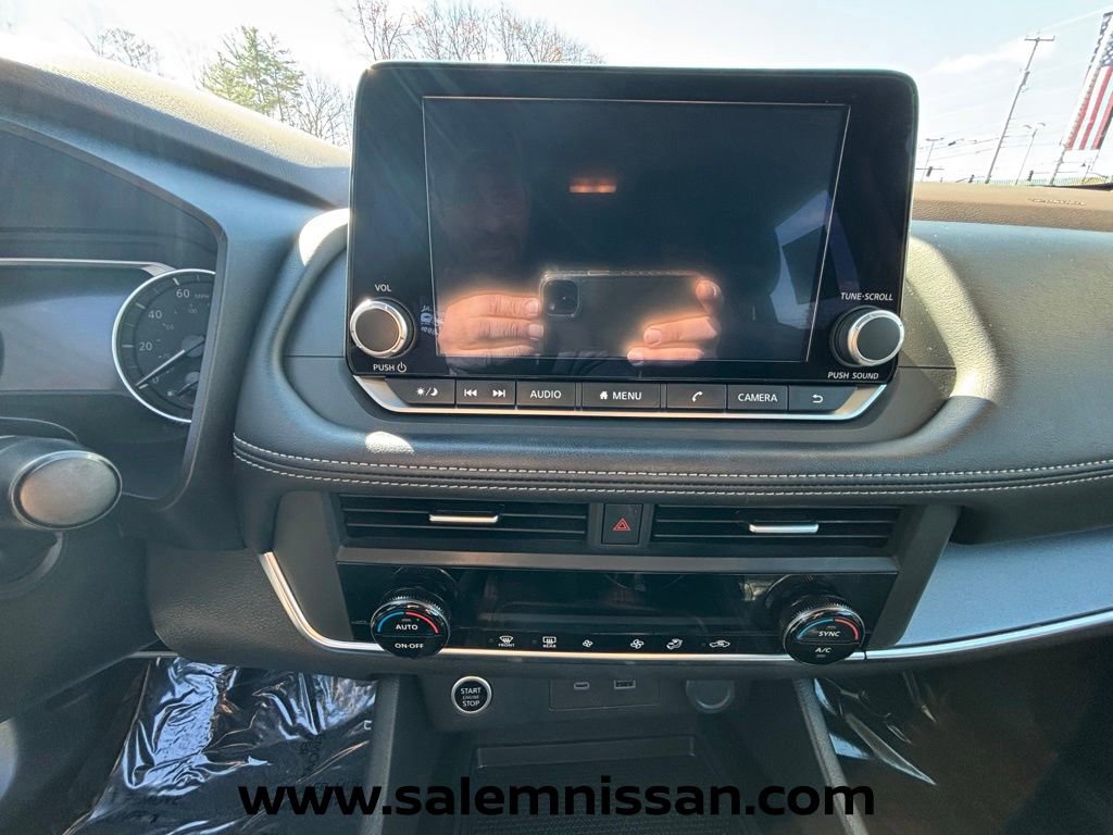 Certified 2023 Nissan Rogue SV AWD/4WD image 7