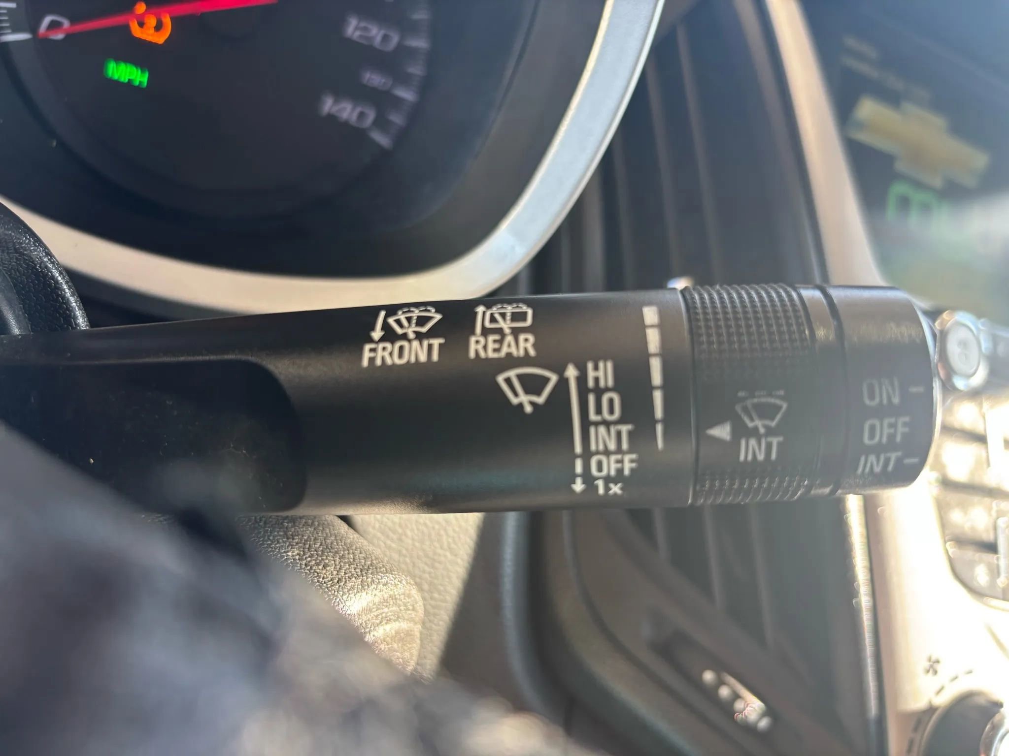 Used 2015 Chevrolet Equinox LT w/ Driver Convenience Package image 14