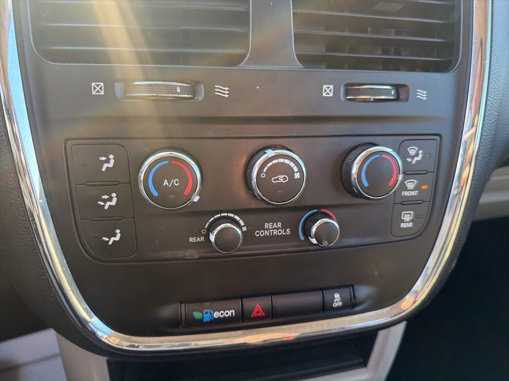 Used 2019 Dodge Grand Caravan SE w/ Mopar Premium Addition Group image 15