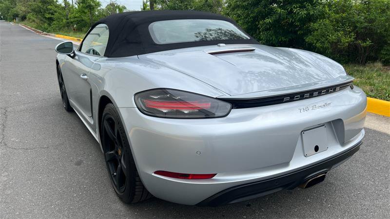Used 2018 Porsche 718 Boxster RWD image 16