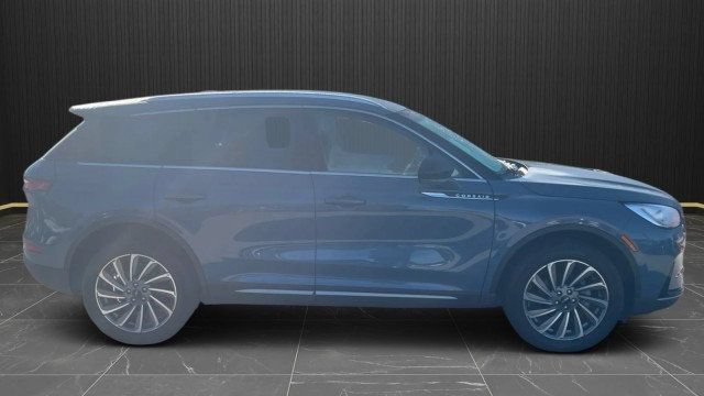 Used 2023 Lincoln Corsair Reserve FWD image 5