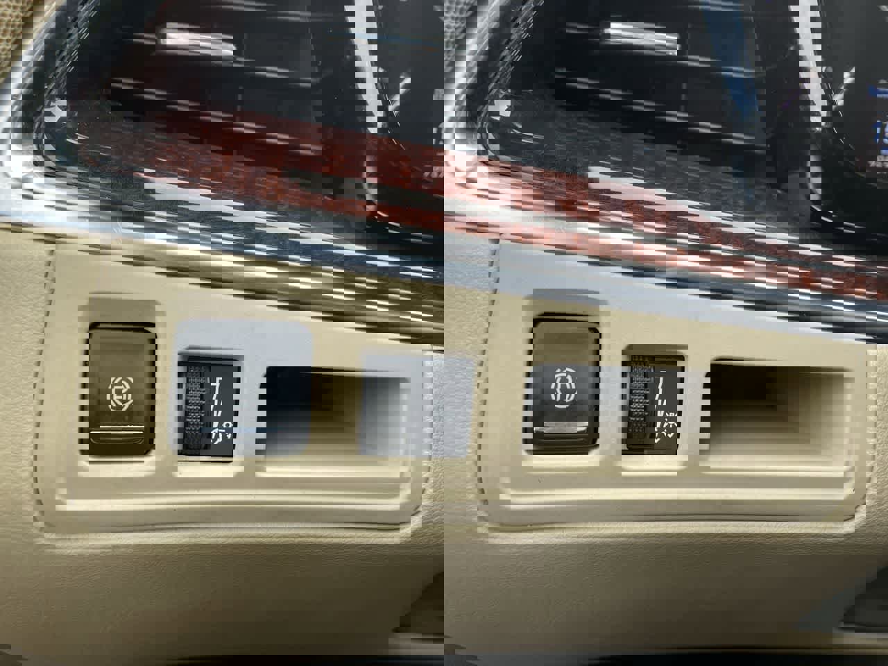 Used 2017 Cadillac XT5 Luxury w/ Driver Awareness Package image 29