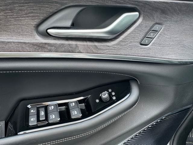 Used 2022 Jeep Grand Cherokee L Overland RWD image 50
