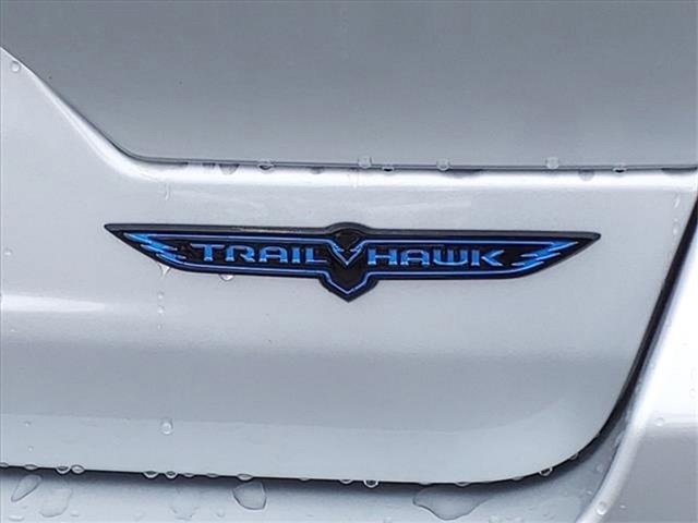 New 2022 Jeep Grand Cherokee Trailhawk w/ Advanced Protech Group II image 10
