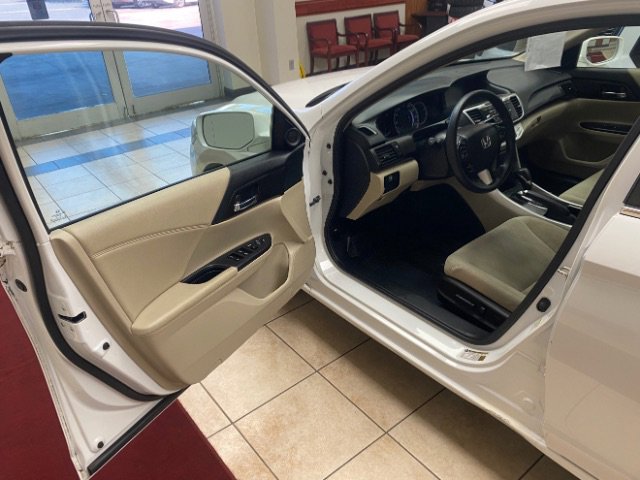 Used 2015 Honda Accord EX image 7