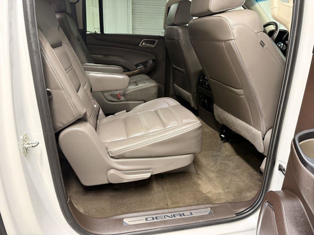 Used 2019 GMC Yukon XL Denali w/ Denali Ultimate Package AWD/4WD image 36