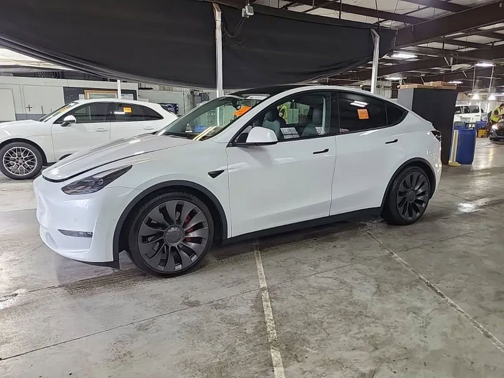 Used 2022 Tesla Model Y Performance image 2