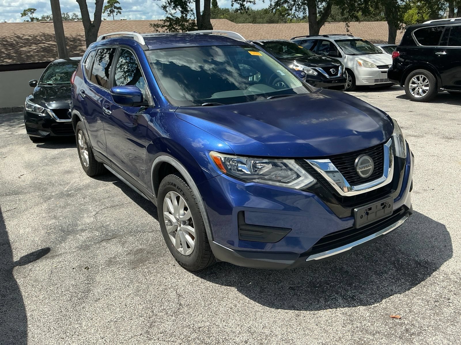 Used 2020 Nissan Rogue SV AWD/4WD image 4