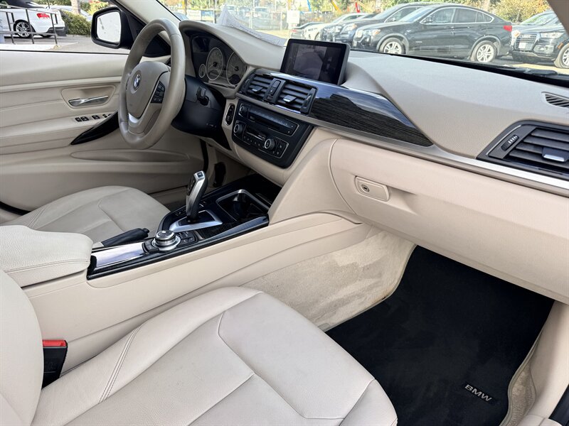 Used 2012 BMW 328i Sedan RWD image 28