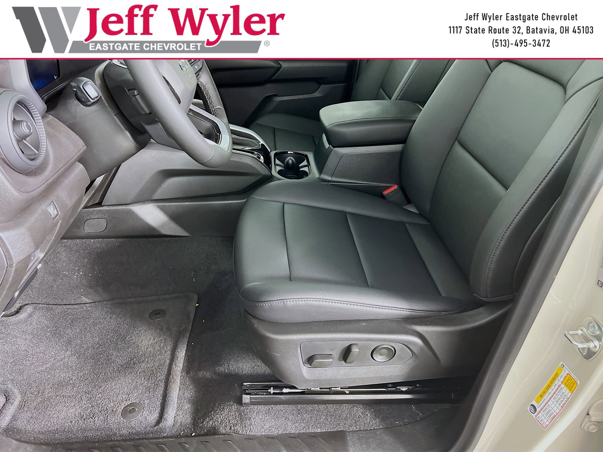 New 2026 Chevrolet Colorado Trail Boss w/ Off-Road Front Bumper Package image 3